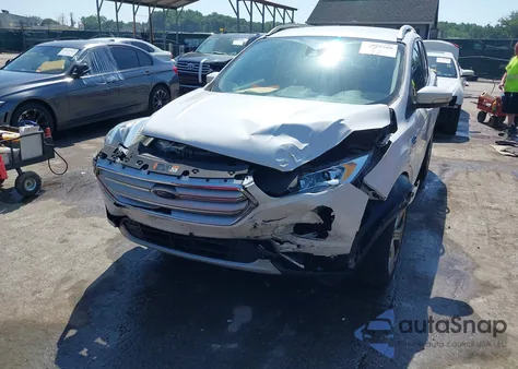 2017 Ford Escape Titanium из США, поврежденный, VIN 1FMCU9J97HUA35640